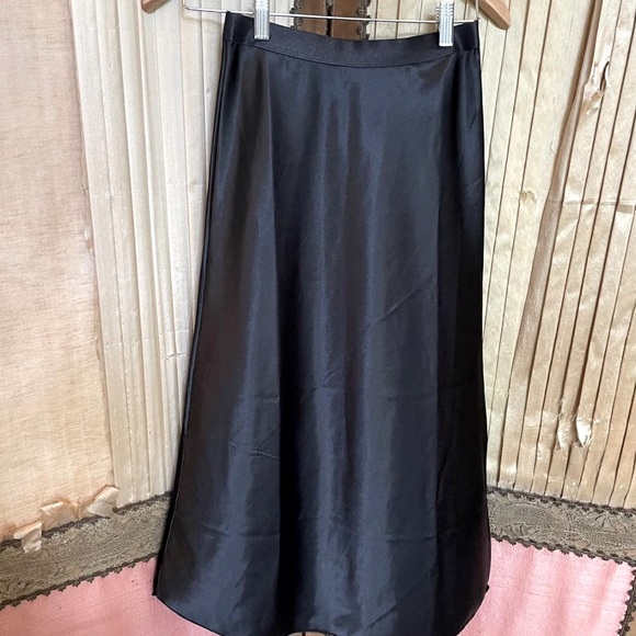 Knit Riot black silk skirt - Picture 1 of 2